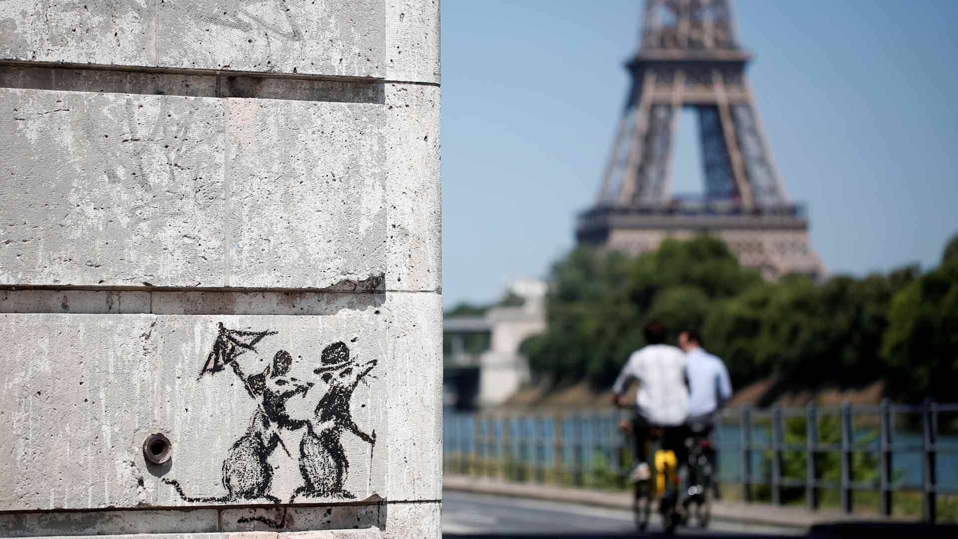 Banksy reivindica varias obras aparecidas en los últimos días en París