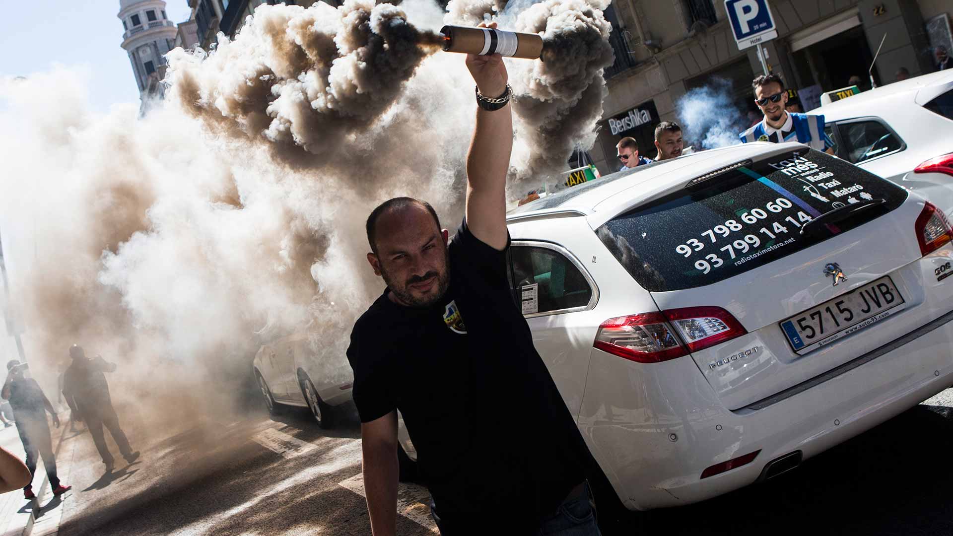 Cabify demanda a Podemos por «dañar su honor» durante la huelga de taxis