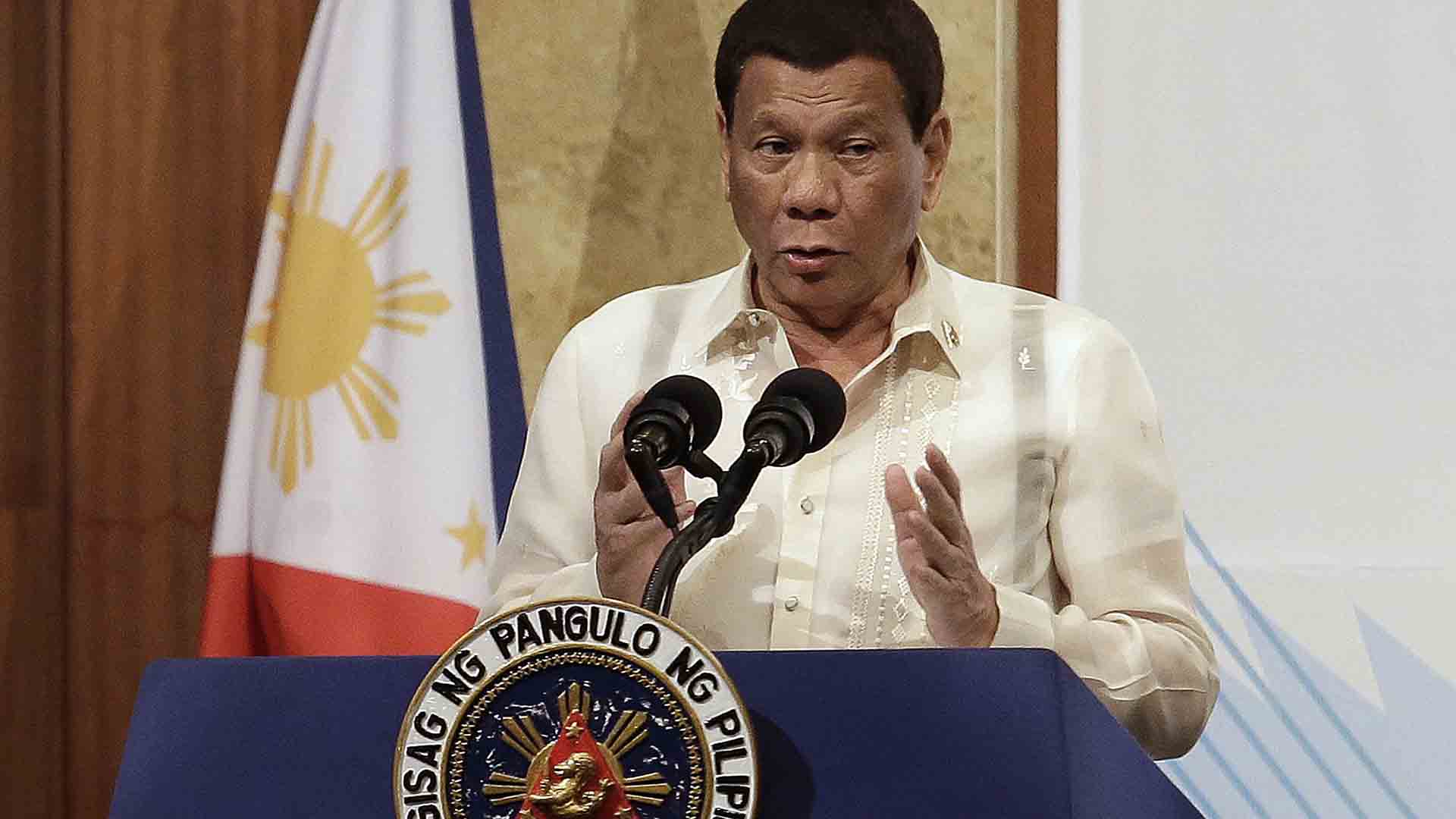 Duterte, dispuesto a dimitir si "suficientes mujeres" protestan en su contra
