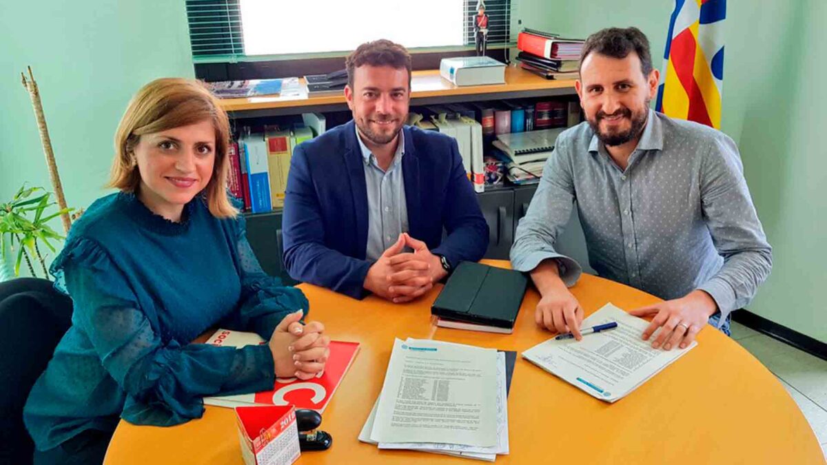 El PSC logra la alcaldía de Badalona tras la moción de censura apoyada por PP y Cs