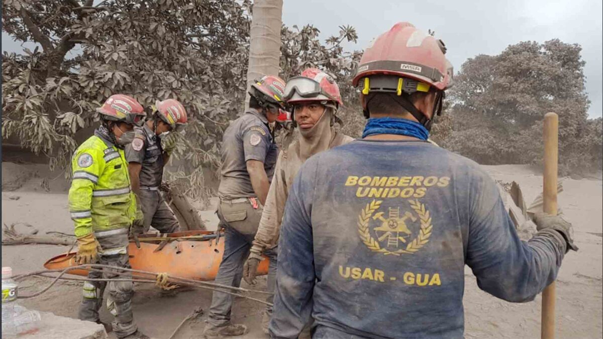 Un equipo español de bomberos viaja a Guatemala para ayudar tras la erupción