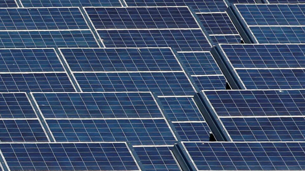 Israel aprueba la construcción de un campo de energía solar para abastecer a Gaza