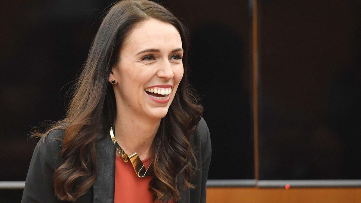 Jacinda Ardern, la primera ministra de Nueva Zelanda, da a luz a una niña