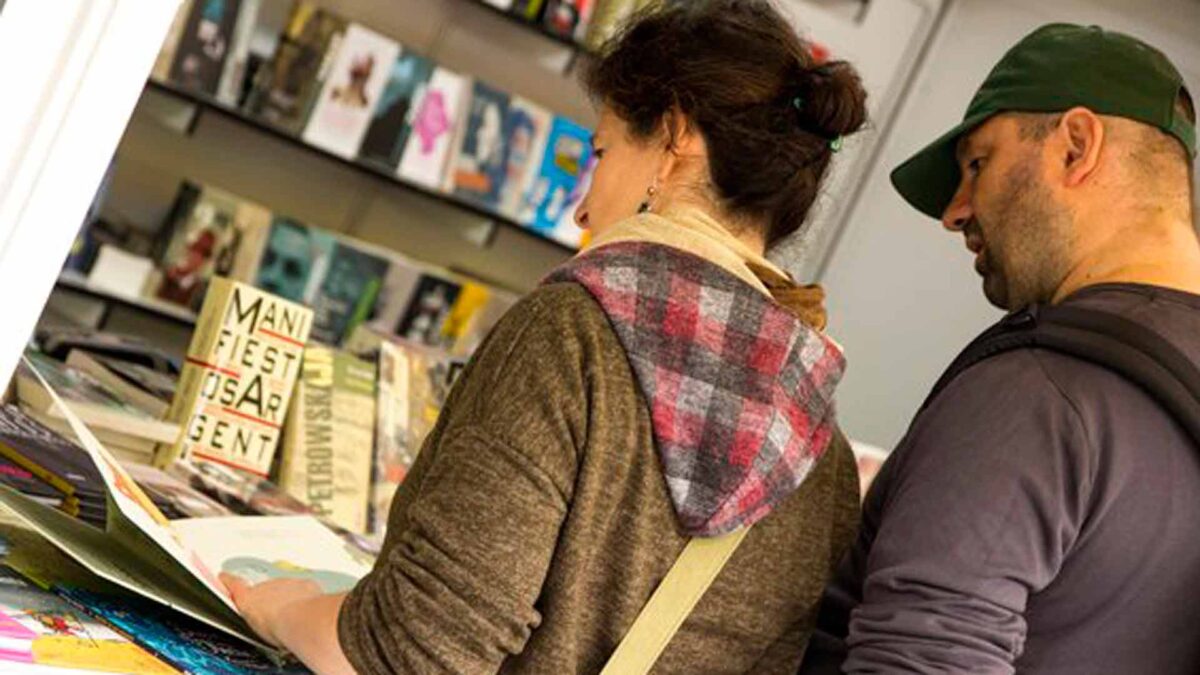 La Feria del Libro cierra sus puertas con un descenso en ventas pero con alta participación de jóvenes