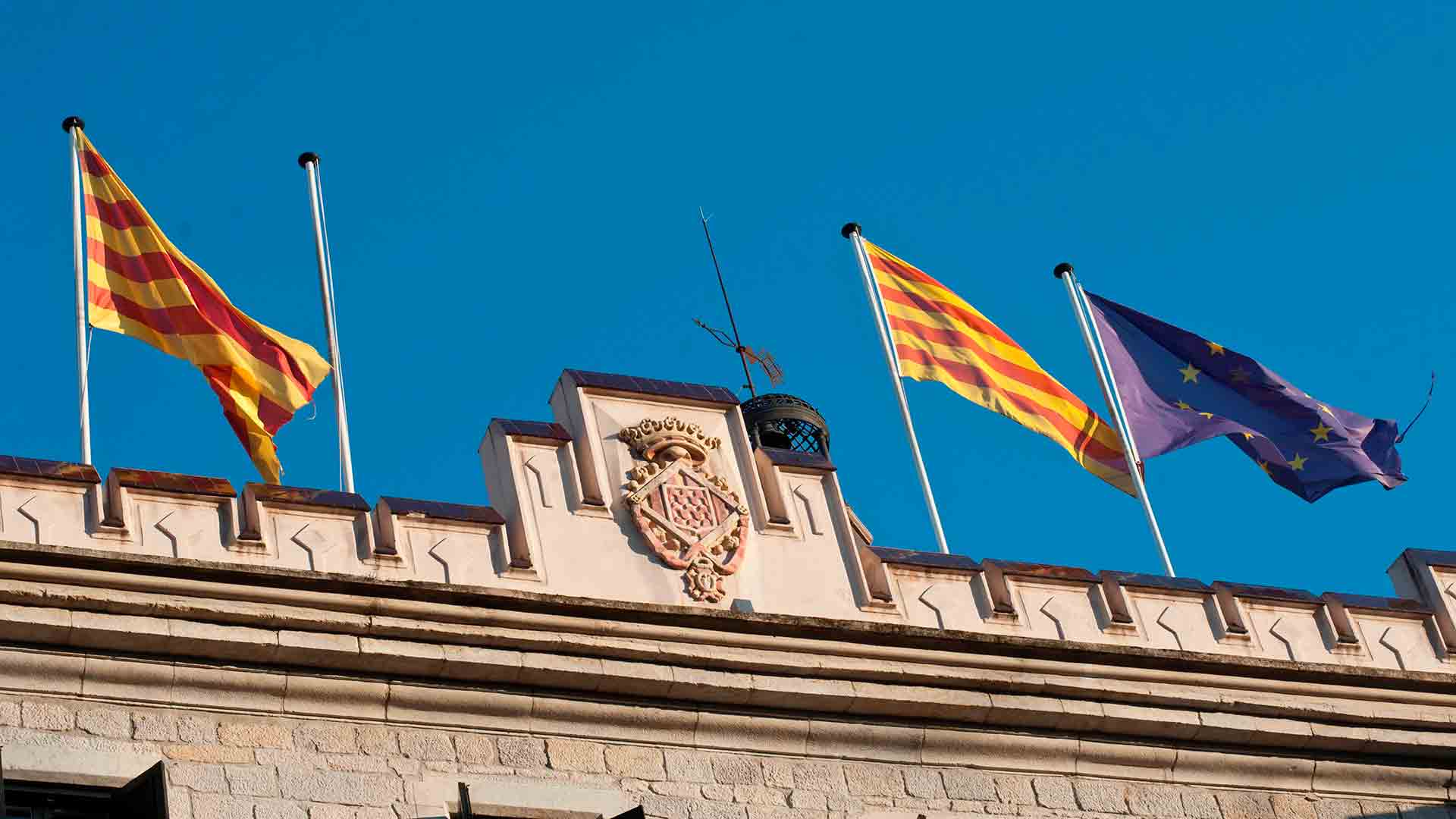 La Guardia Civil registra varios ayuntamientos en Girona por presunta malversación