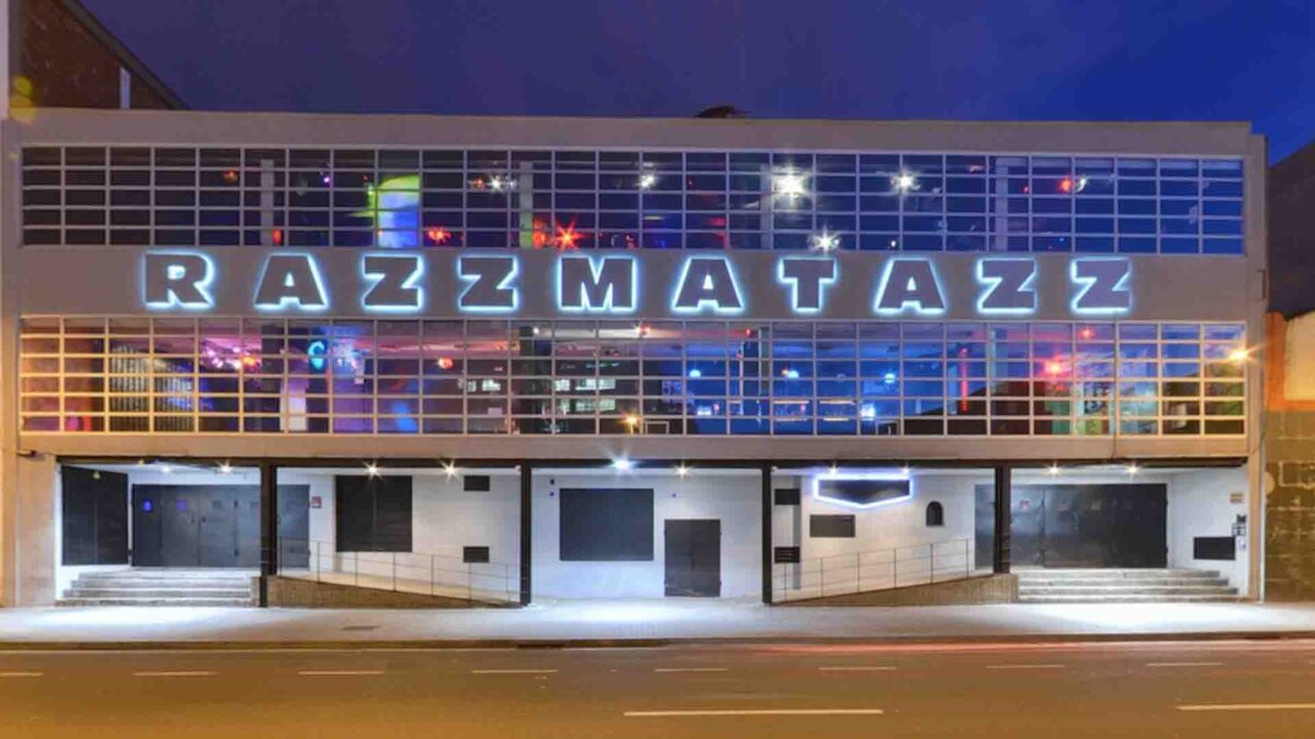 Los Mossos investigan una posible agresión sexual múltiple a una menor en la sala Razzmatazz