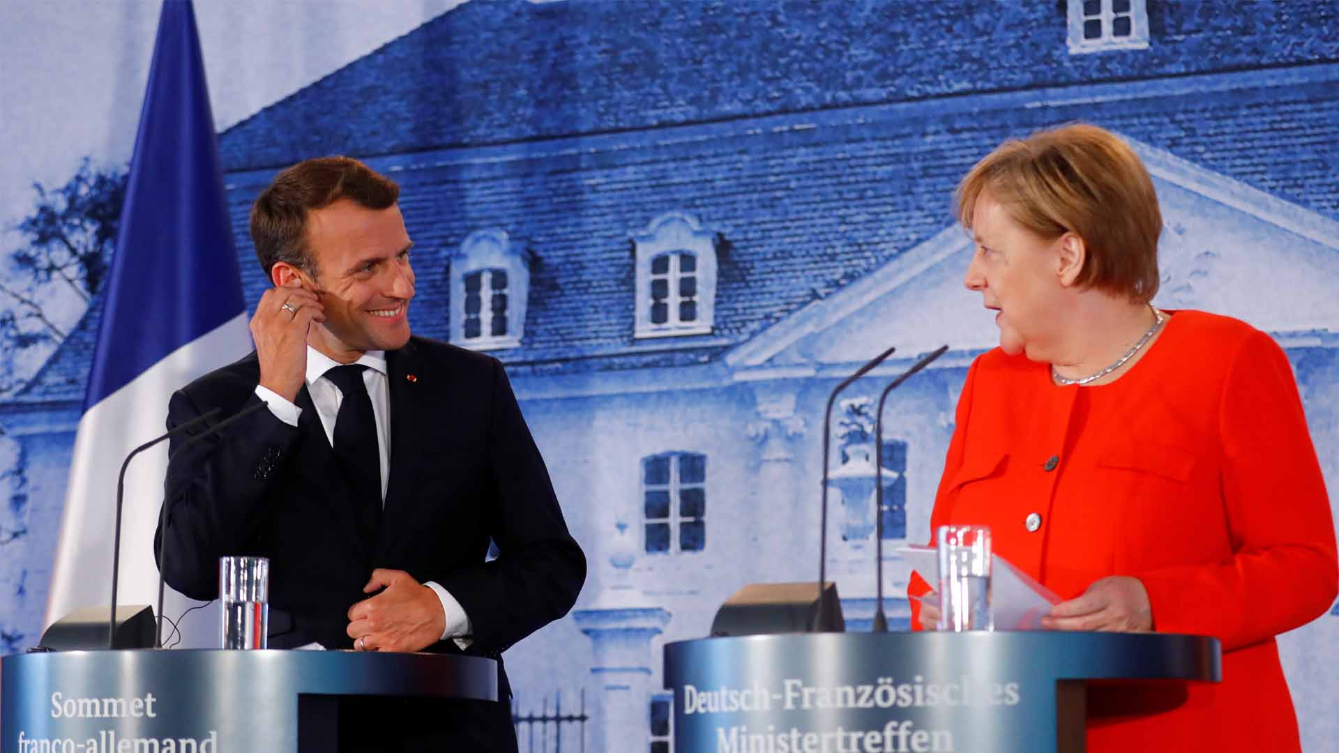 Macron y Merkel acuerdan reforzar la frontera de la UE y limitar el asilo al país de entrada
