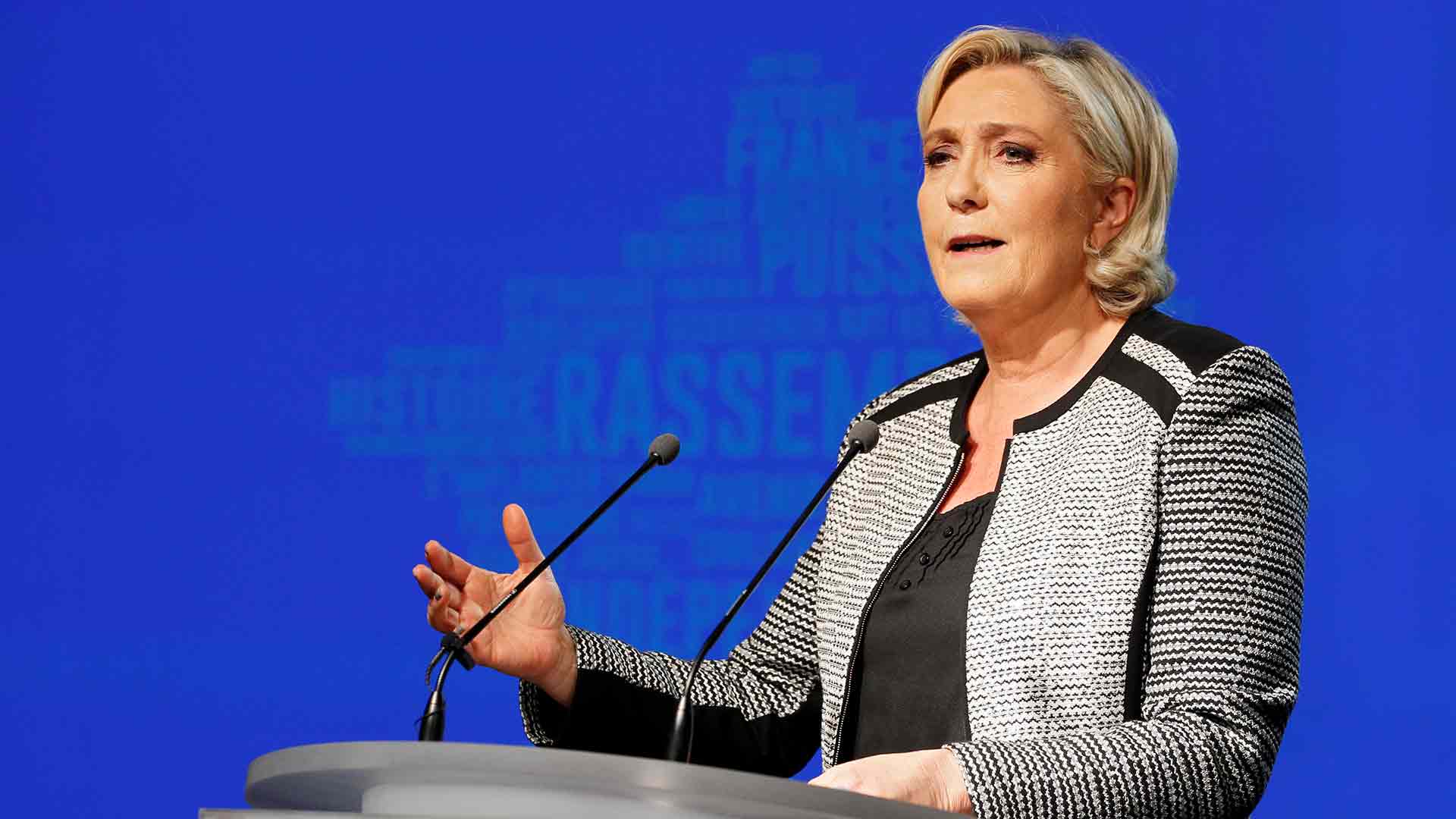 Marine Le Pen tendrá que devolver 300.000 euros a la Eurocámara