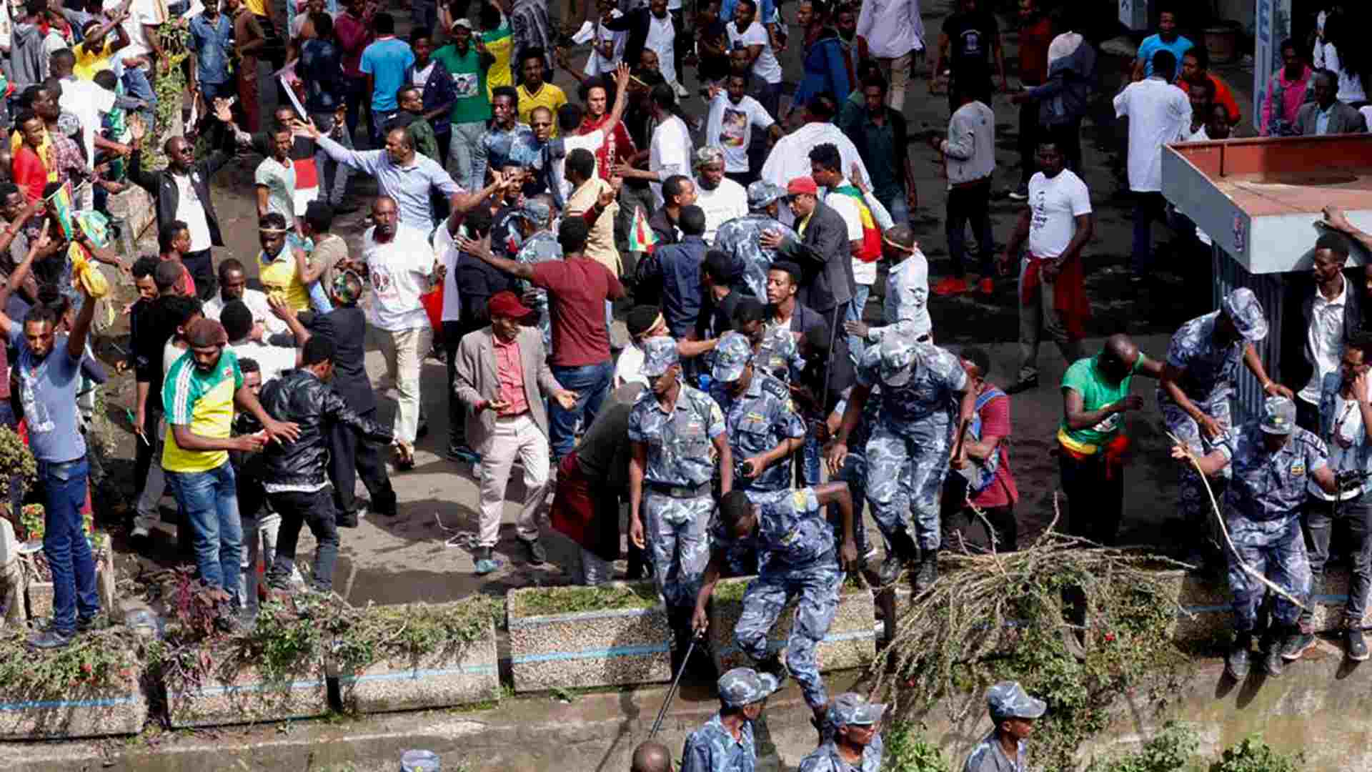 Un muerto y más de 80 heridos en una explosión durante un mitin del primer ministro etíope