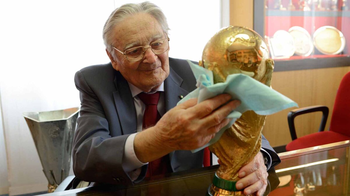 GDE Bertoni, el pequeño taller italiano donde se fabrica la copa del Mundial