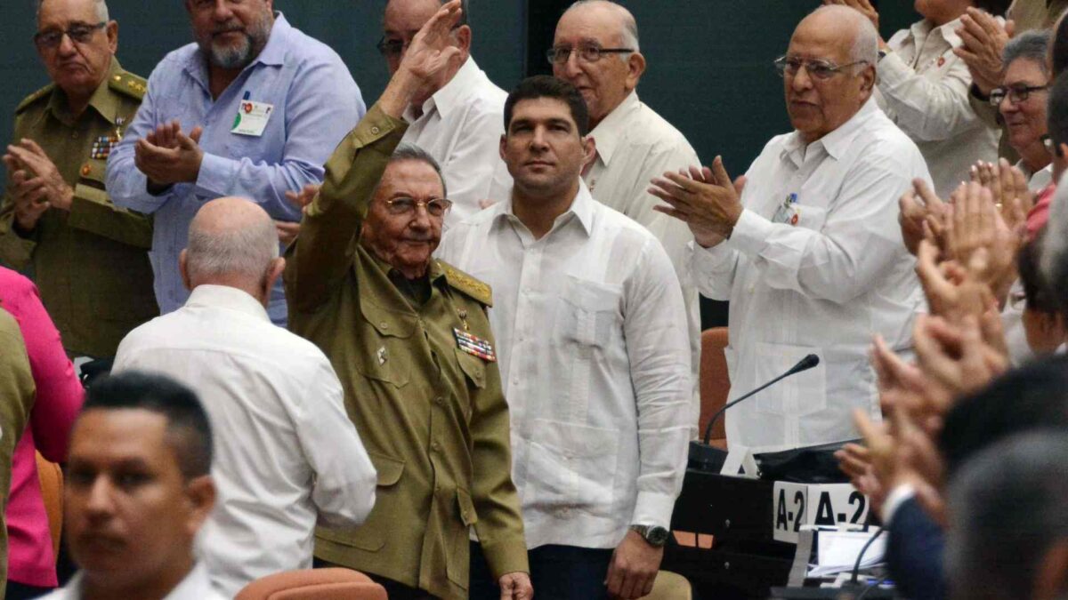 Raúl Castro liderará la reforma de la Constitución cubana