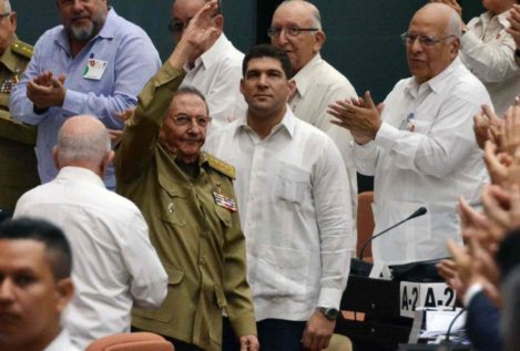 Raúl Castro liderará la reforma de la Constitución cubana