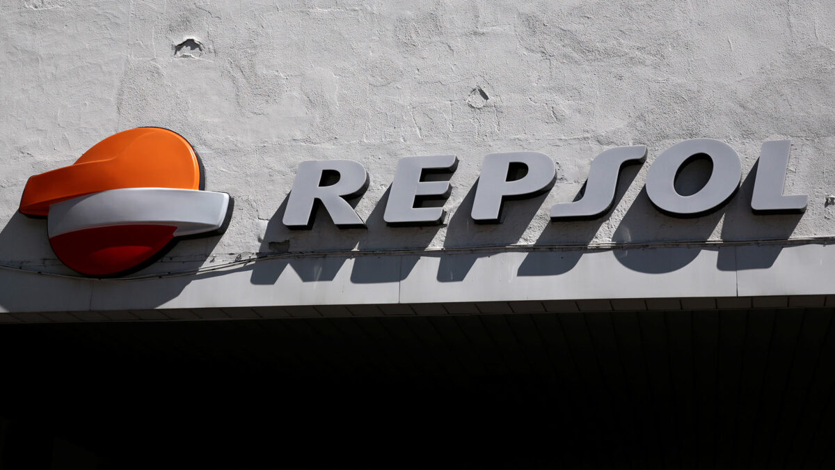 Repsol compra tres centrales hidráulicas y dos de gas por 750 millones de euros