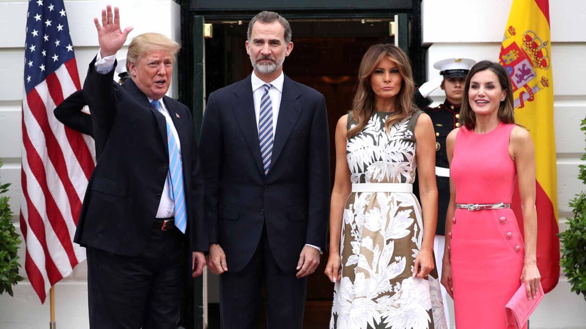 Trump muestra ante los reyes su intención de viajar a España