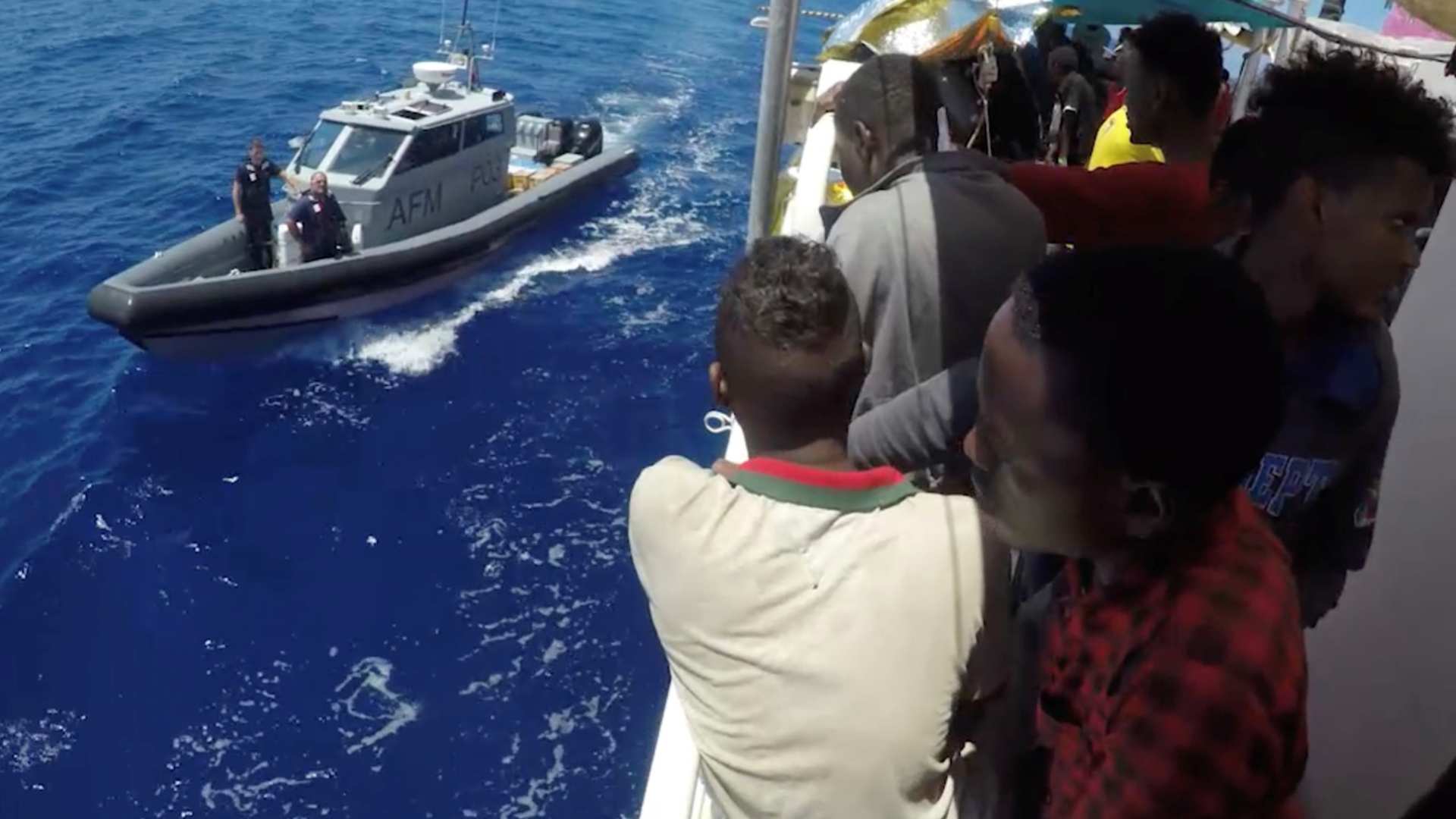 El italiano Salvini viaja a Libia mientras 300 migrantes esperan en el mar permiso para desembarcar