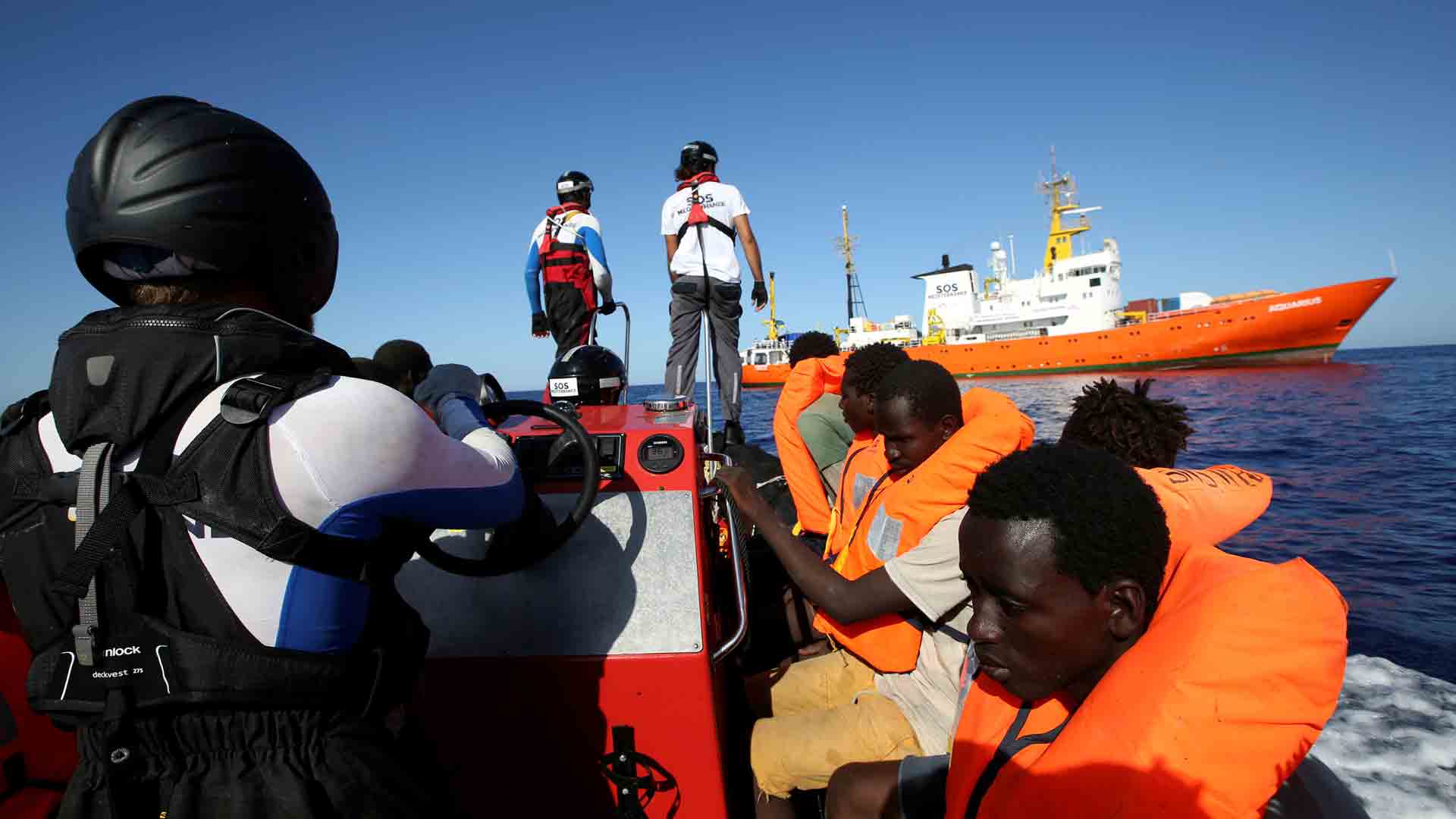 SOS Méditerranée, a la espera de autorización oficial del Gobierno para atracar el ‘Aquarius’