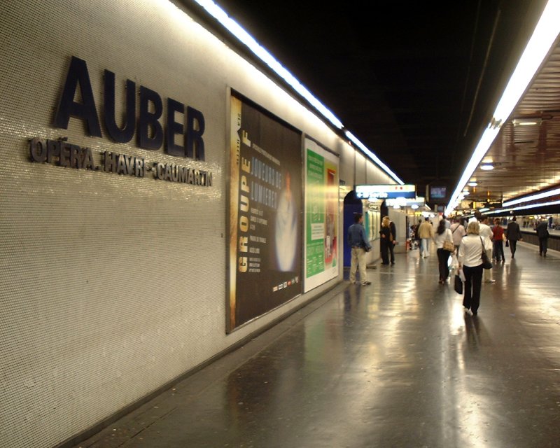 Un bebé nace en el metro y recibe viajes gratis hasta los 25 años
