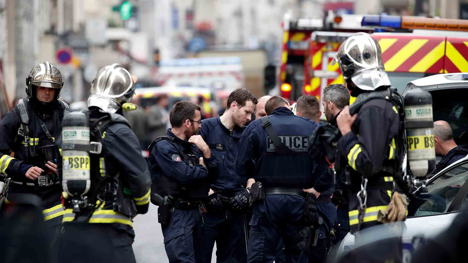 Un hombre retiene a varios rehenes en París