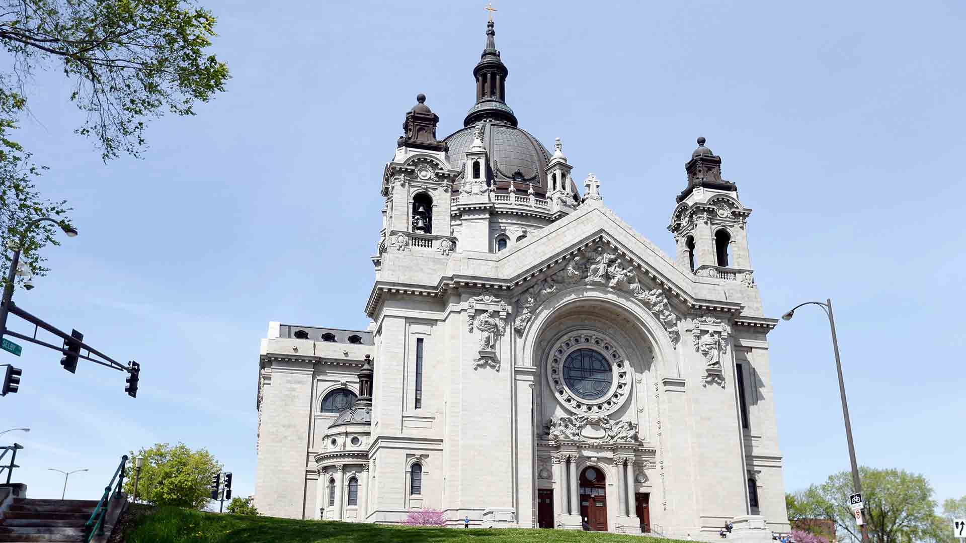 Una archidiócesis de Minnesota pagará 210 millones de dólares a las víctimas de abusos sexuales