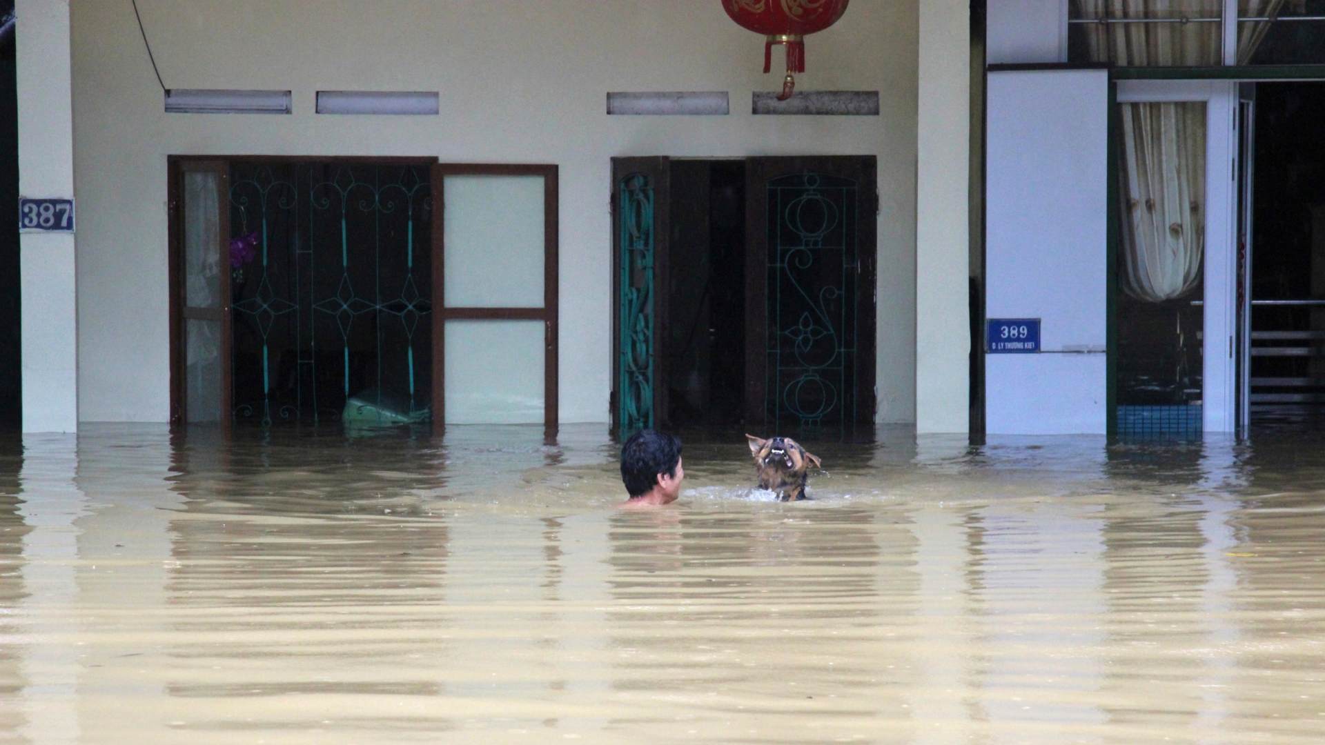 Al menos 20 muertos y 16 desaparecidos por las inundaciones en Vietnam