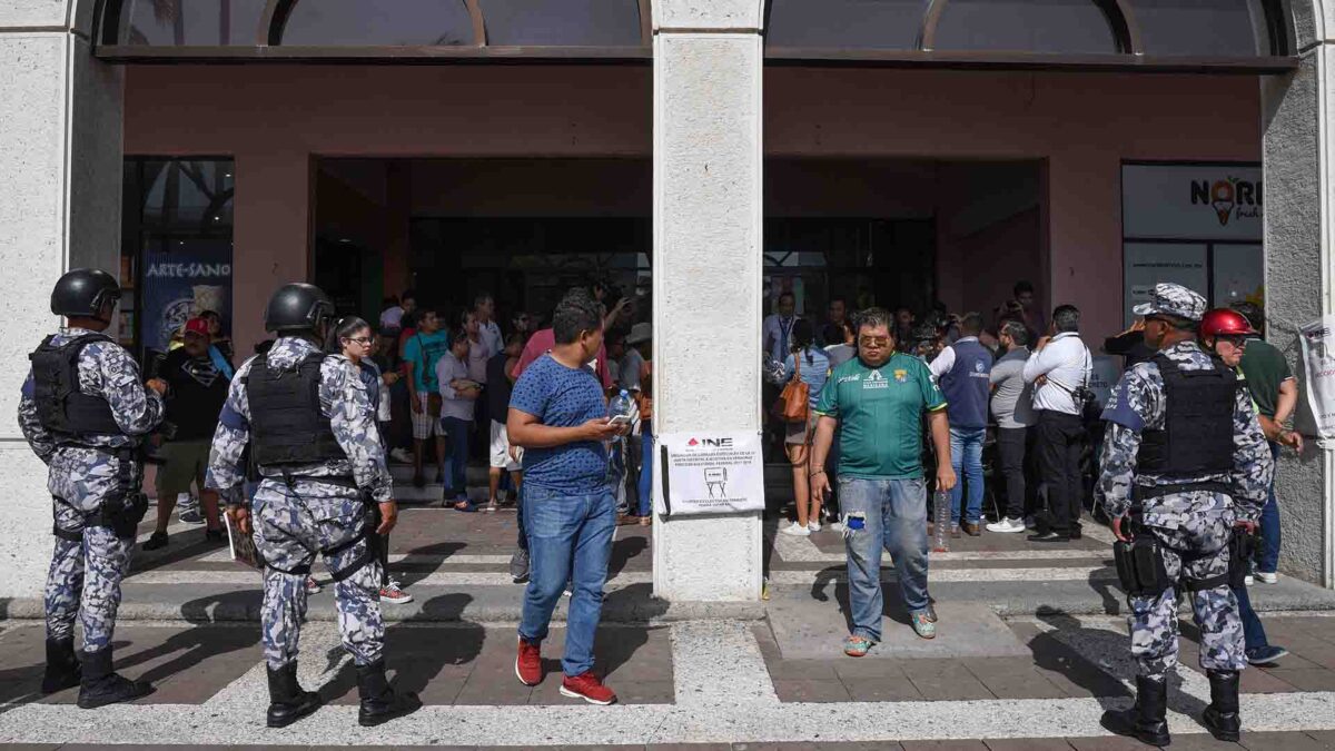 Asesinan a balazos a tres militantes políticos mexicanos durante la jornada electoral