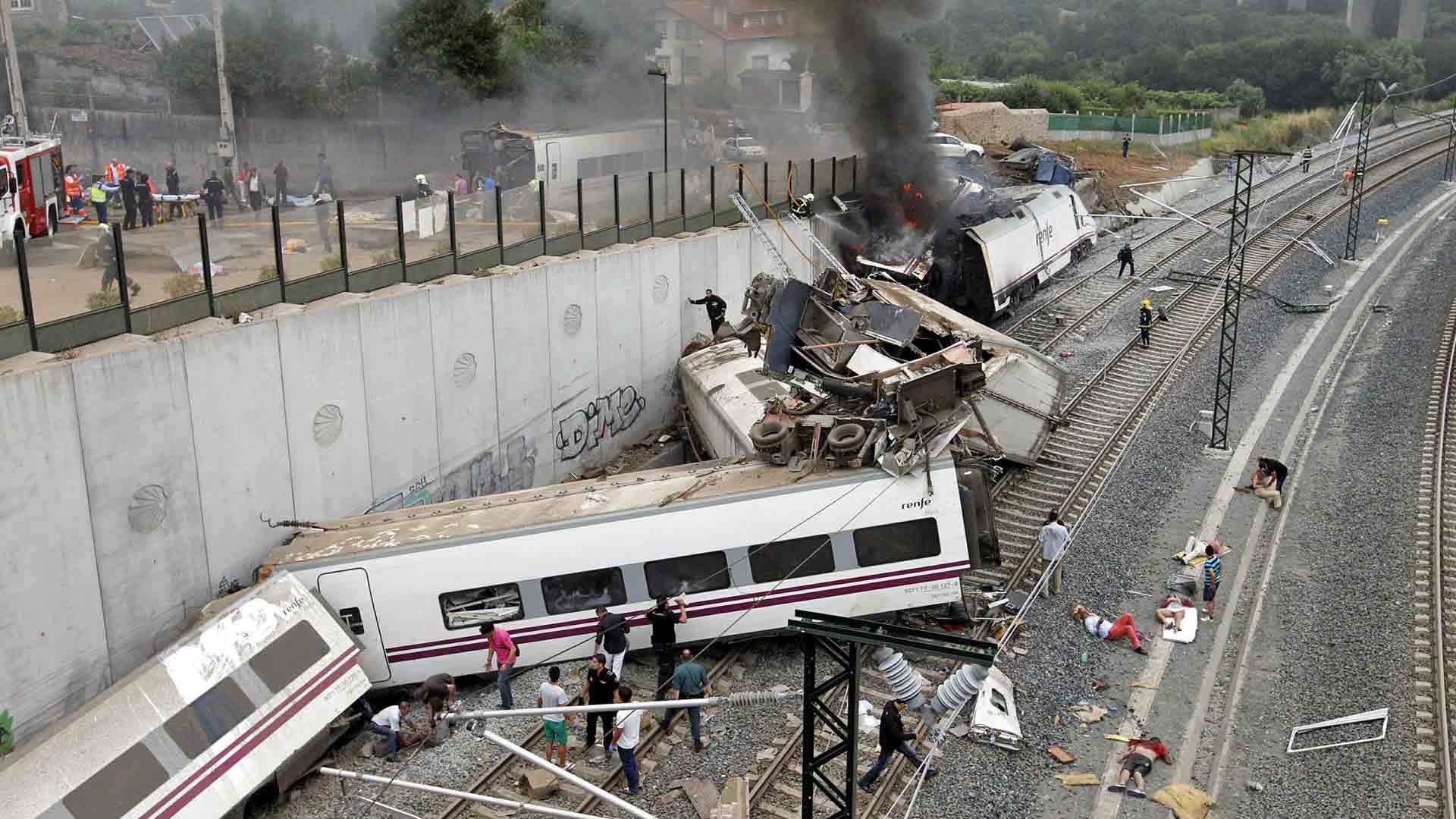 Citados al Congreso el maquinista y el interventor del tren siniestrado en Santiago