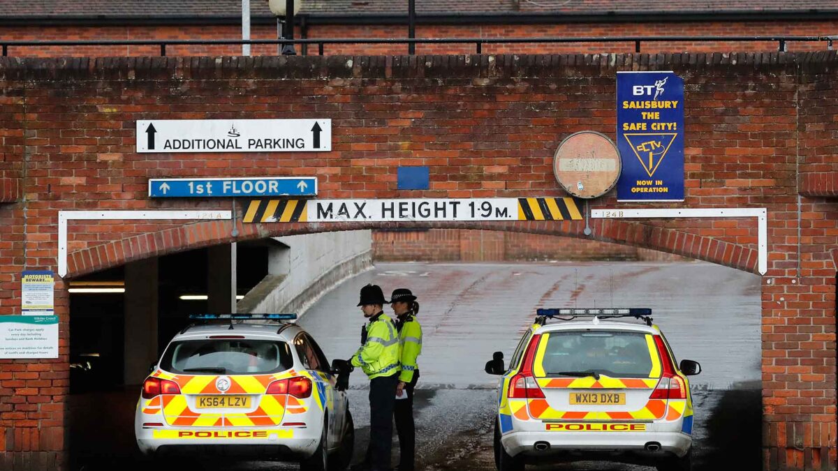 El agente novichok que mató a una mujer en Inglaterra estaba en casa de otra víctima