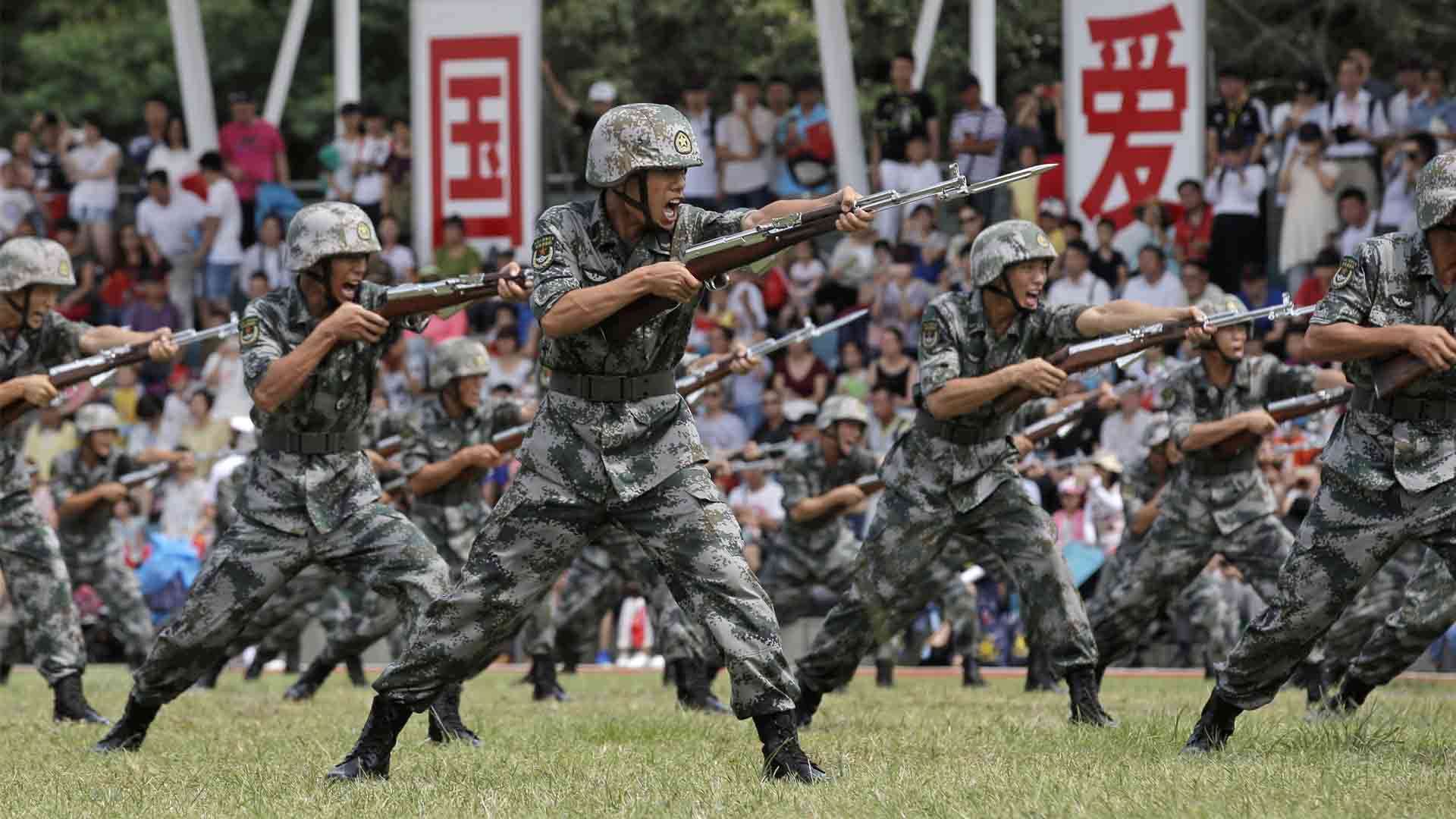 El nuevo rifle láser chino que puede abrasar personas a casi un kilómetro