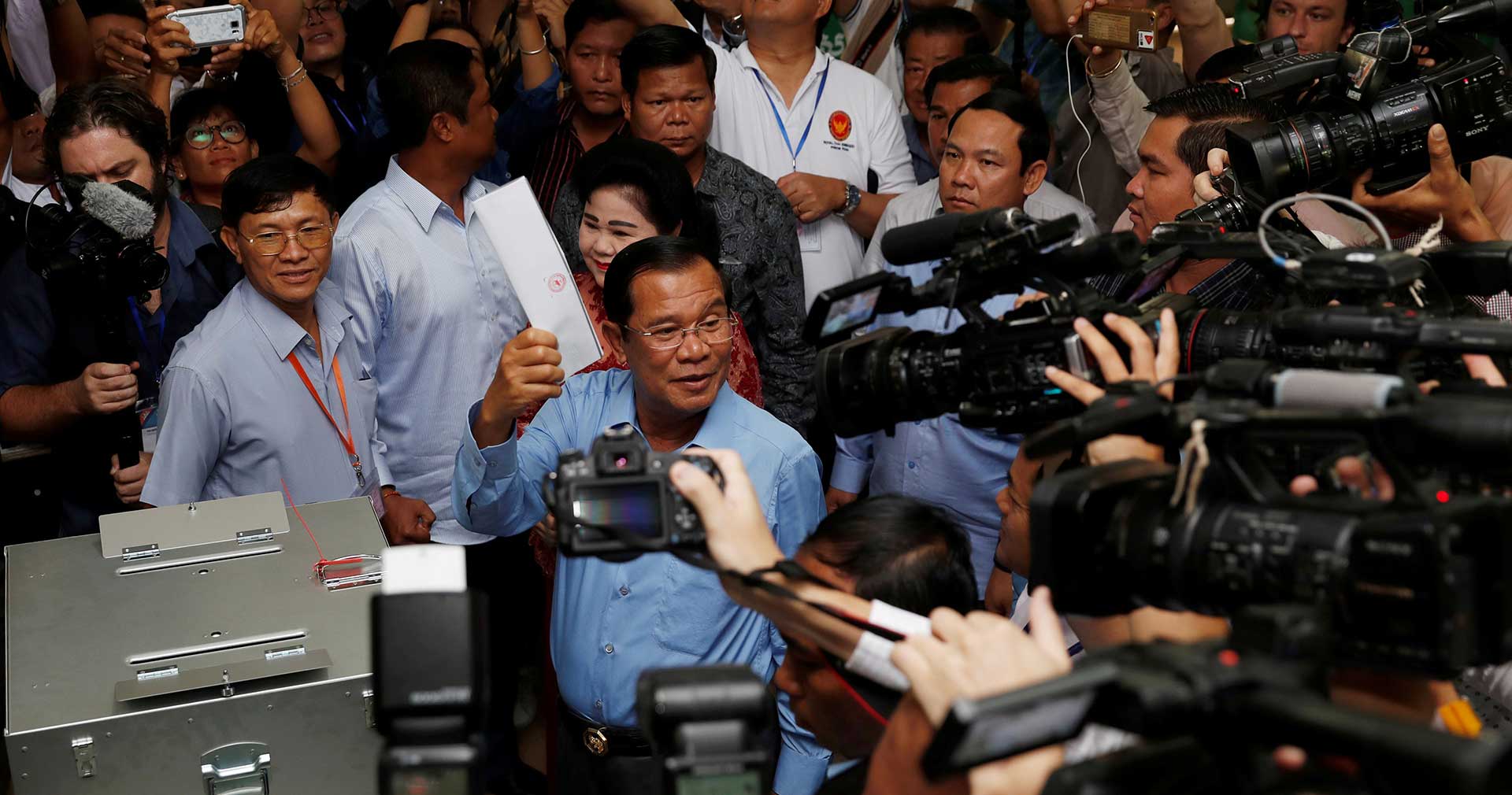 El partido del Gobierno de Camboya se declara ganador de unas elecciones sin oposición