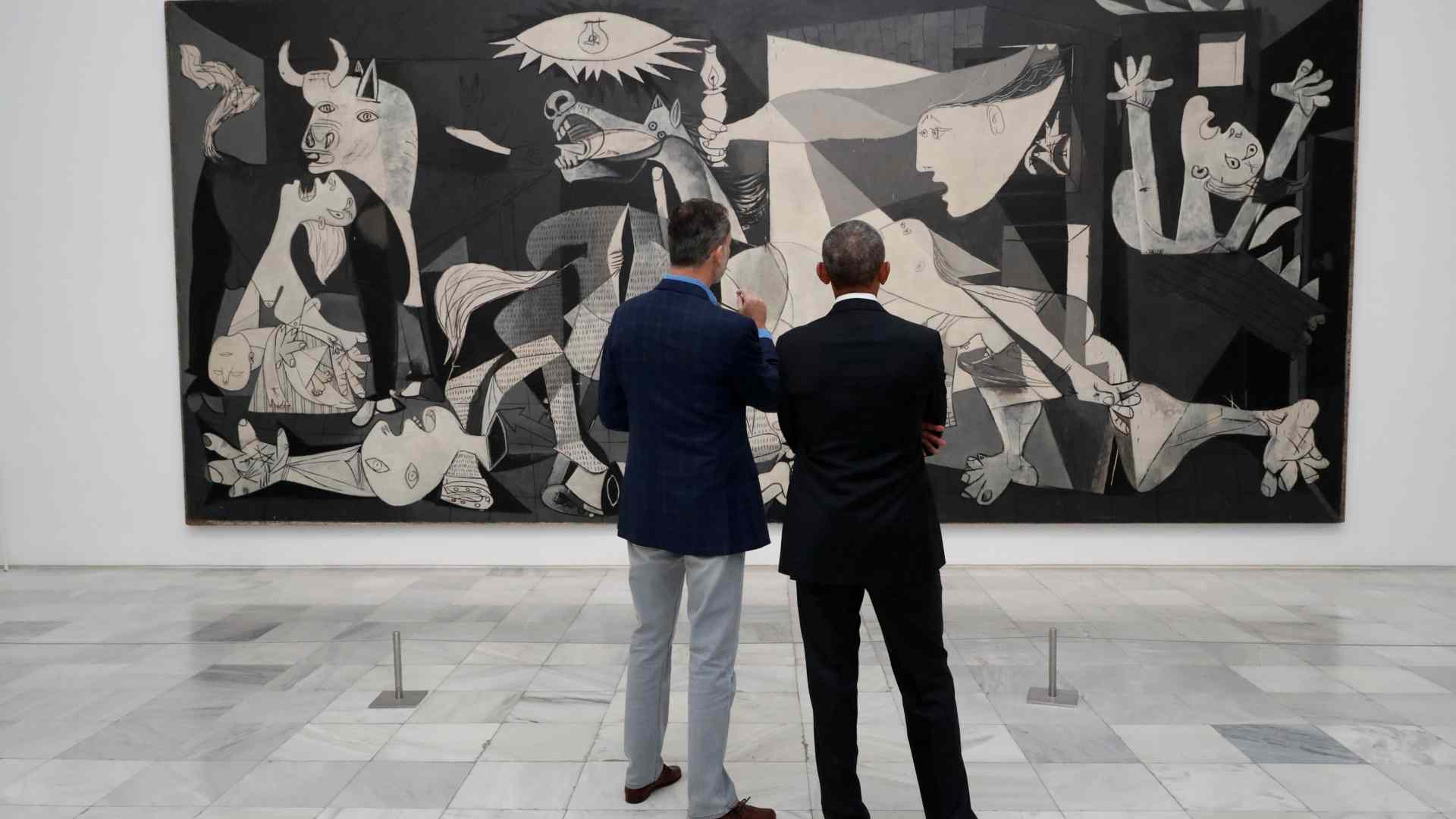El rey Felipe VI acompaña a Obama en una visita guiada en el Museo Reina Sofía