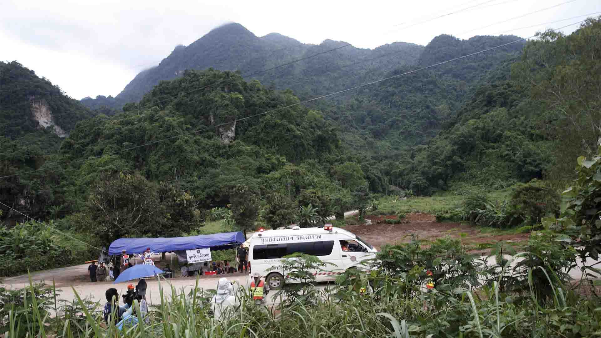 Finaliza con éxito el rescate de los 12 niños y su entrenador en una cueva de Tailandia