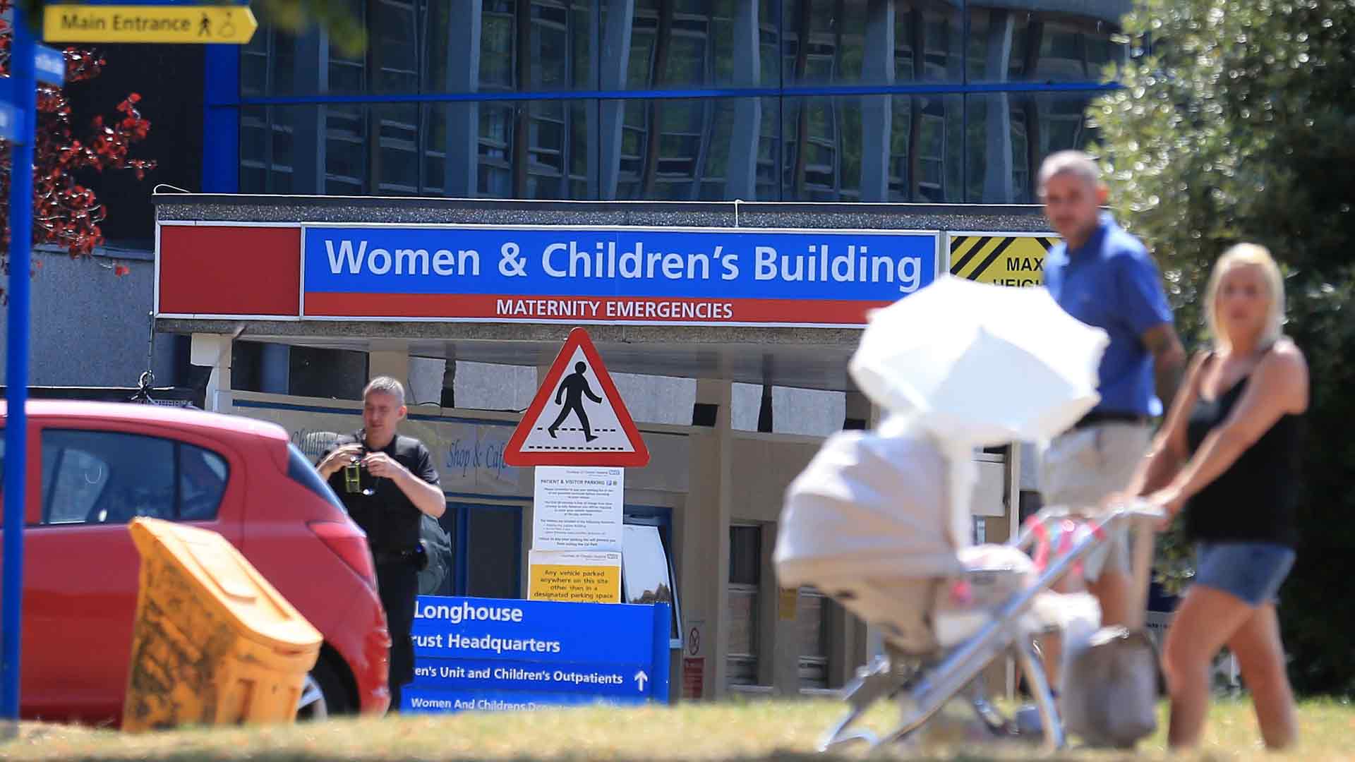 Libertad bajo fianza para la enfermera británica sospechosa de asesinar a ocho bebés
