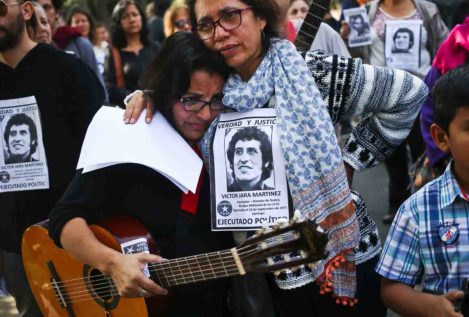 La Justicia de Chile condena a nueve exmilitares por el asesinato del cantautor Víctor Jara