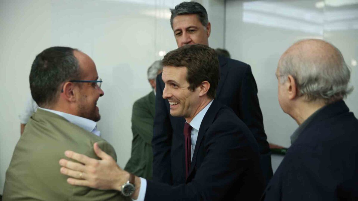 La URJC encuentra «una caja de documentación» del año del máster de Casado