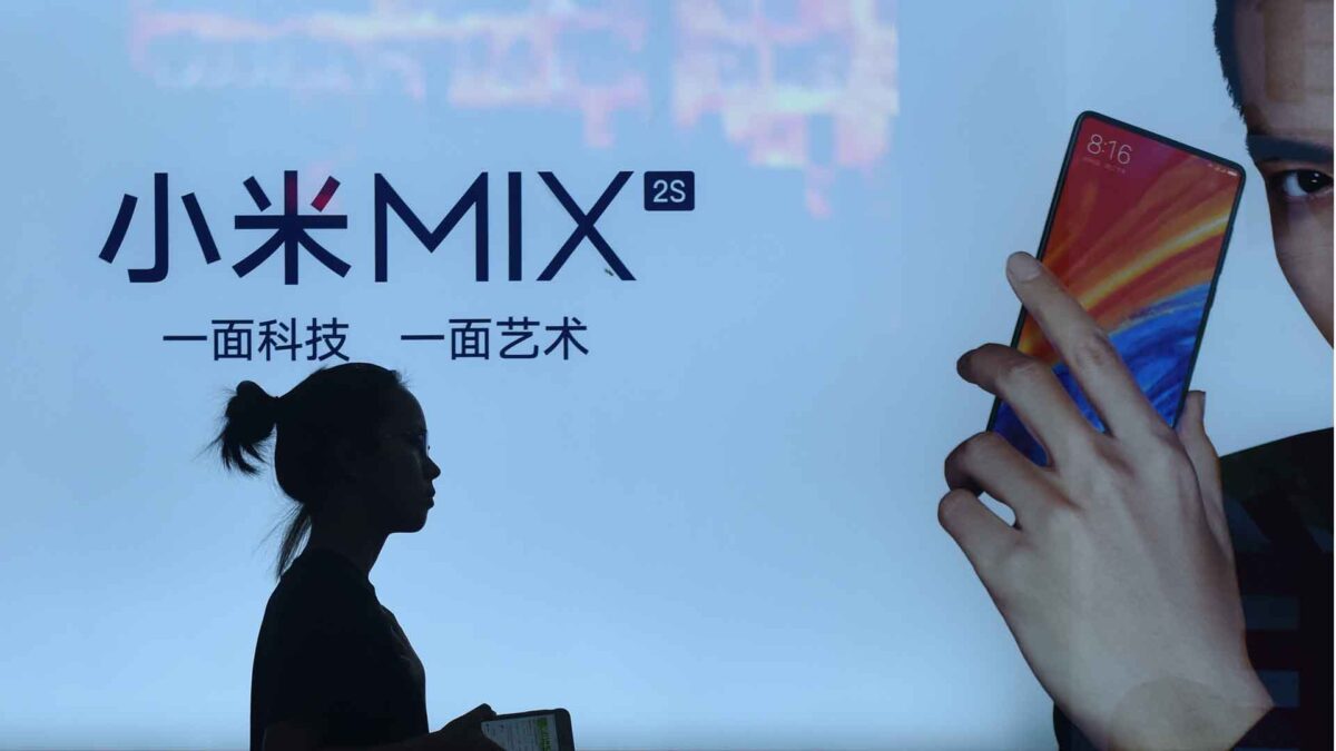 Las acciones de Xiaomi caen un 2,9% en su debut en la bolsa de Hong Kong