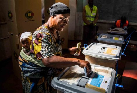 Las primeras elecciones en Zimbabue sin Mugabe, marcadas por una alta participación