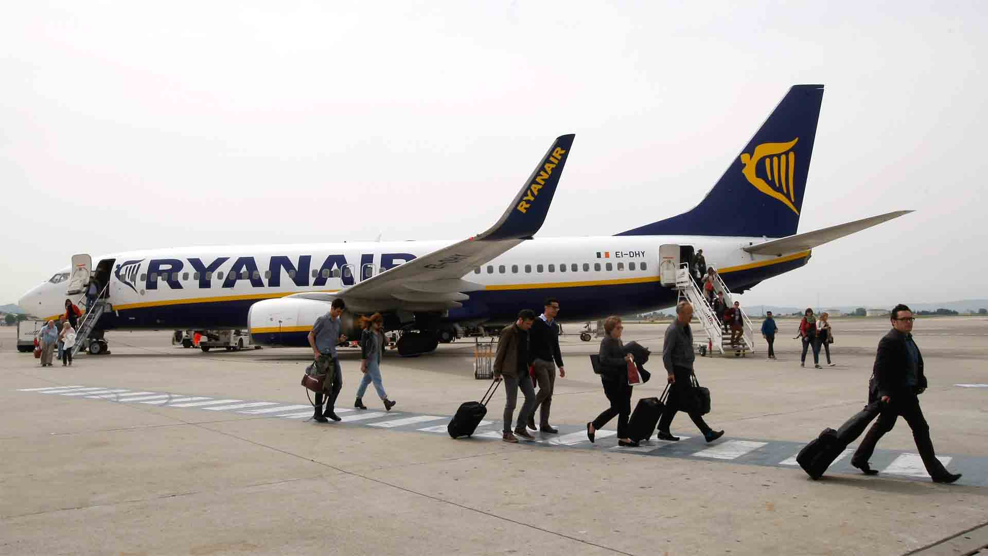 Los tripulantes de cabina de Ryanair anuncian huelga para el 25 y 26 de julio