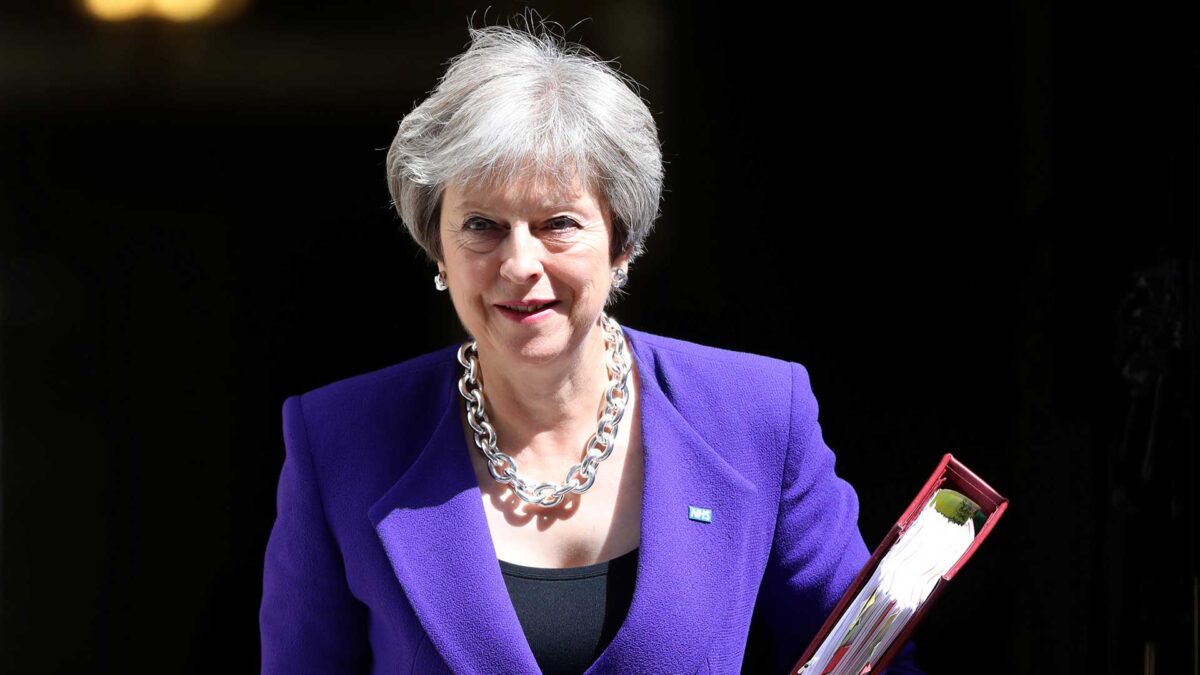 May propone una tercera opción aduanera tras el Brexit