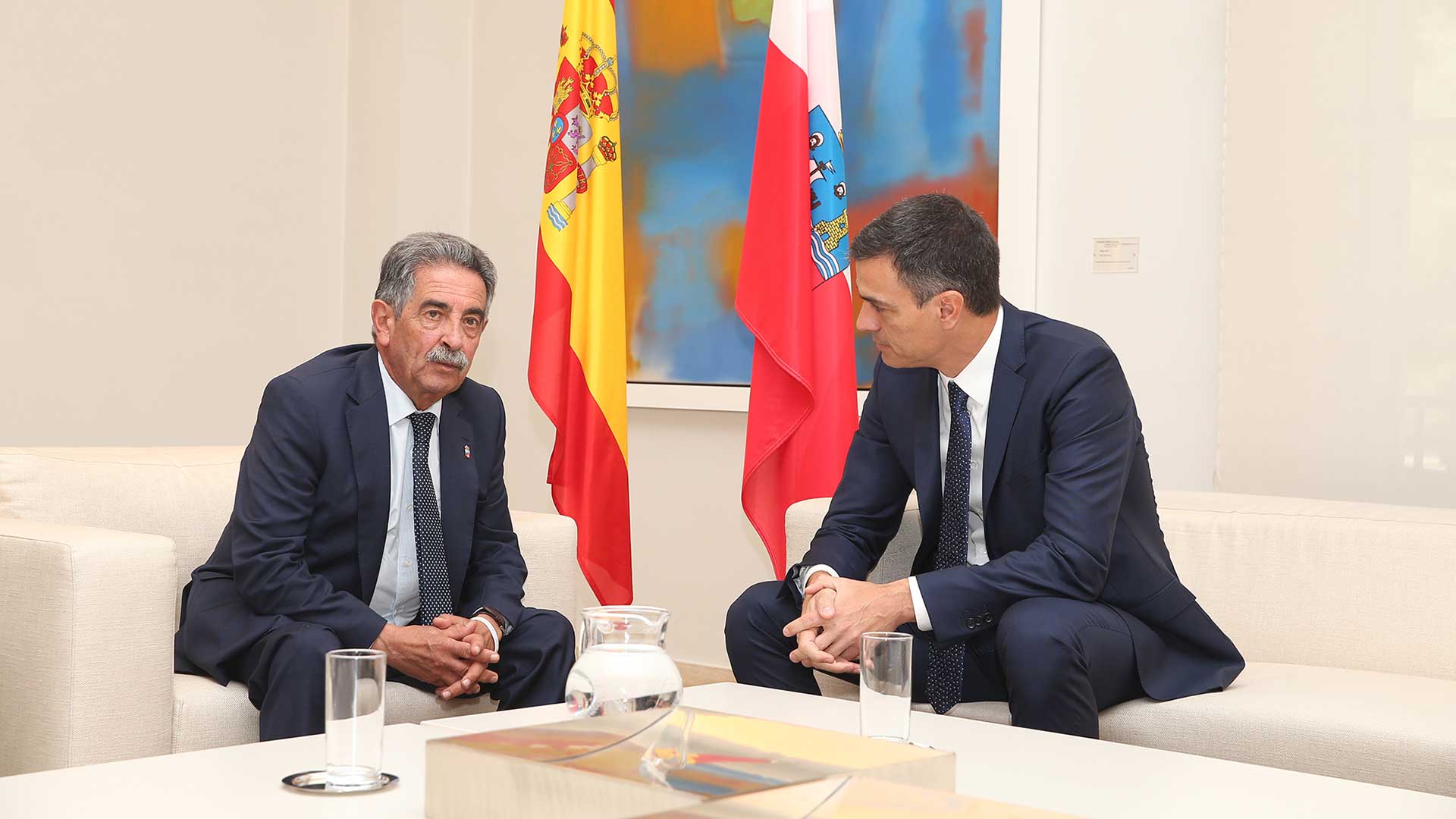 Sánchez se compromete a acelerar los proyectos de la llegada del AVE a Cantabria