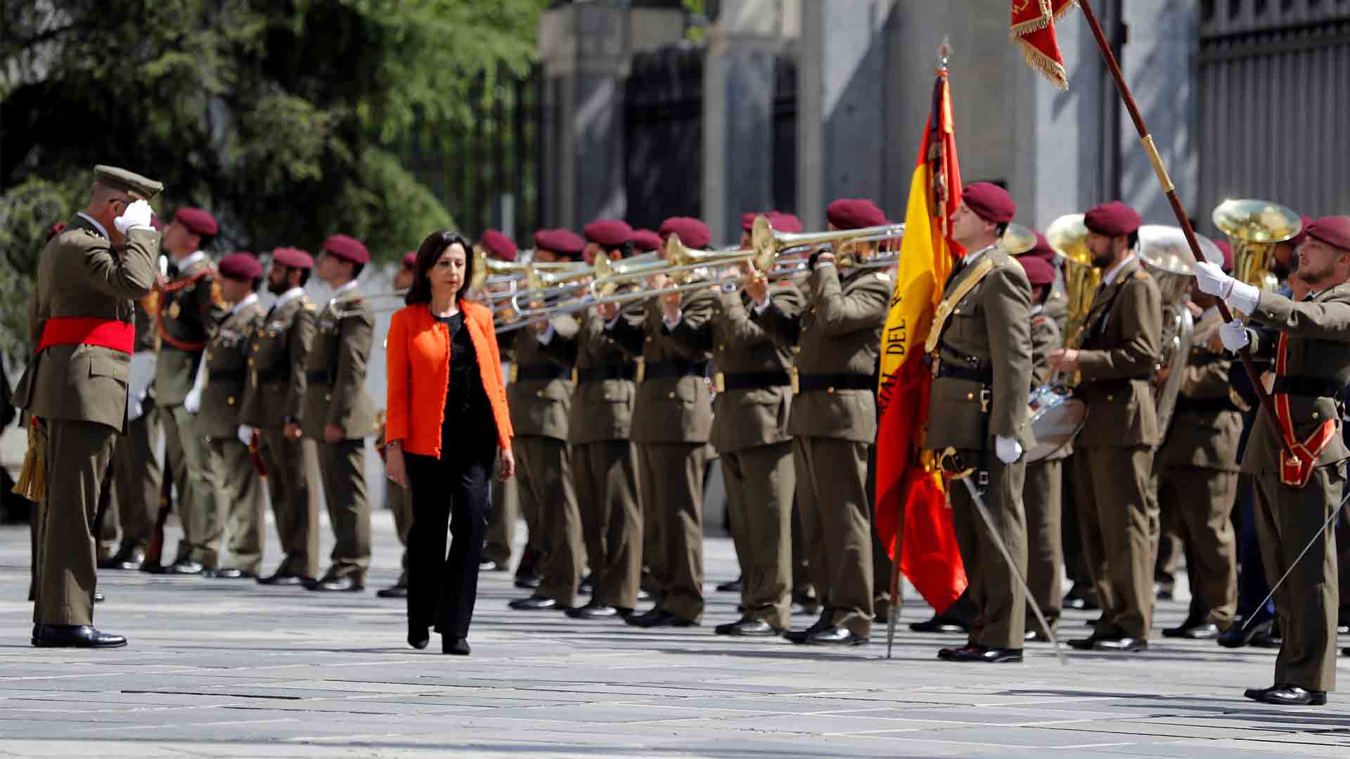 Robles asegura que España no puede gastar el 2% del PIB en defensa