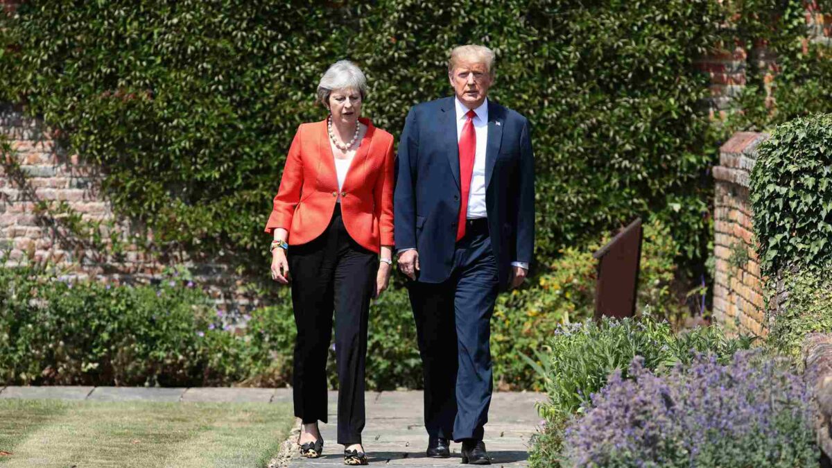 Trump matiza sus críticas a May por su plan comercial con la UE