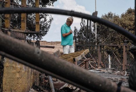 Tsipras asume la responsabilidad política por los incendios en Grecia que dejan 88 muertos