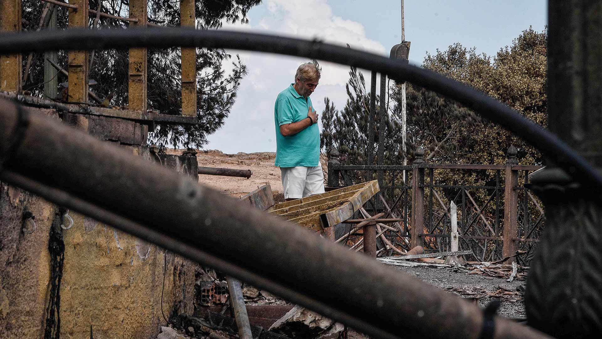Tsipras asume la responsabilidad política por los incendios en Grecia que dejan 88 muertos