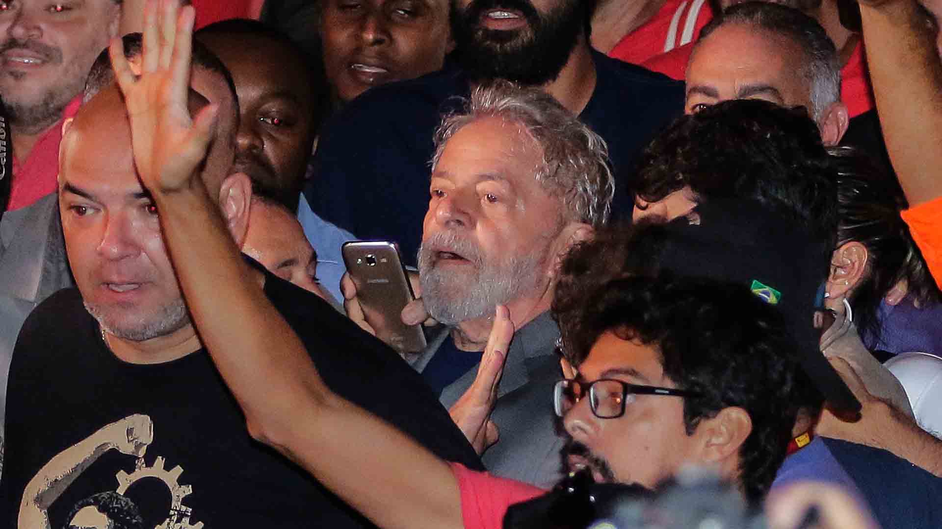 Un juez de Brasil vuelve a ordenar la liberación del expresidente Lula