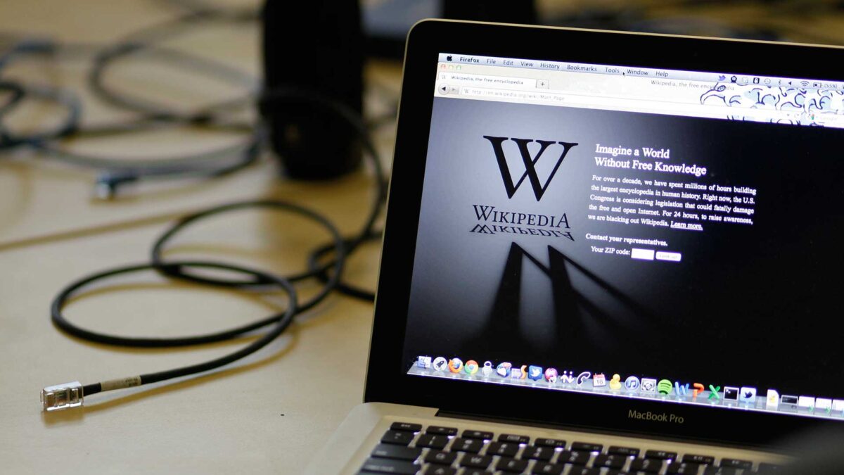 Wikipedia cierra temporalmente en España como protesta contra la ley europea de derechos de autor