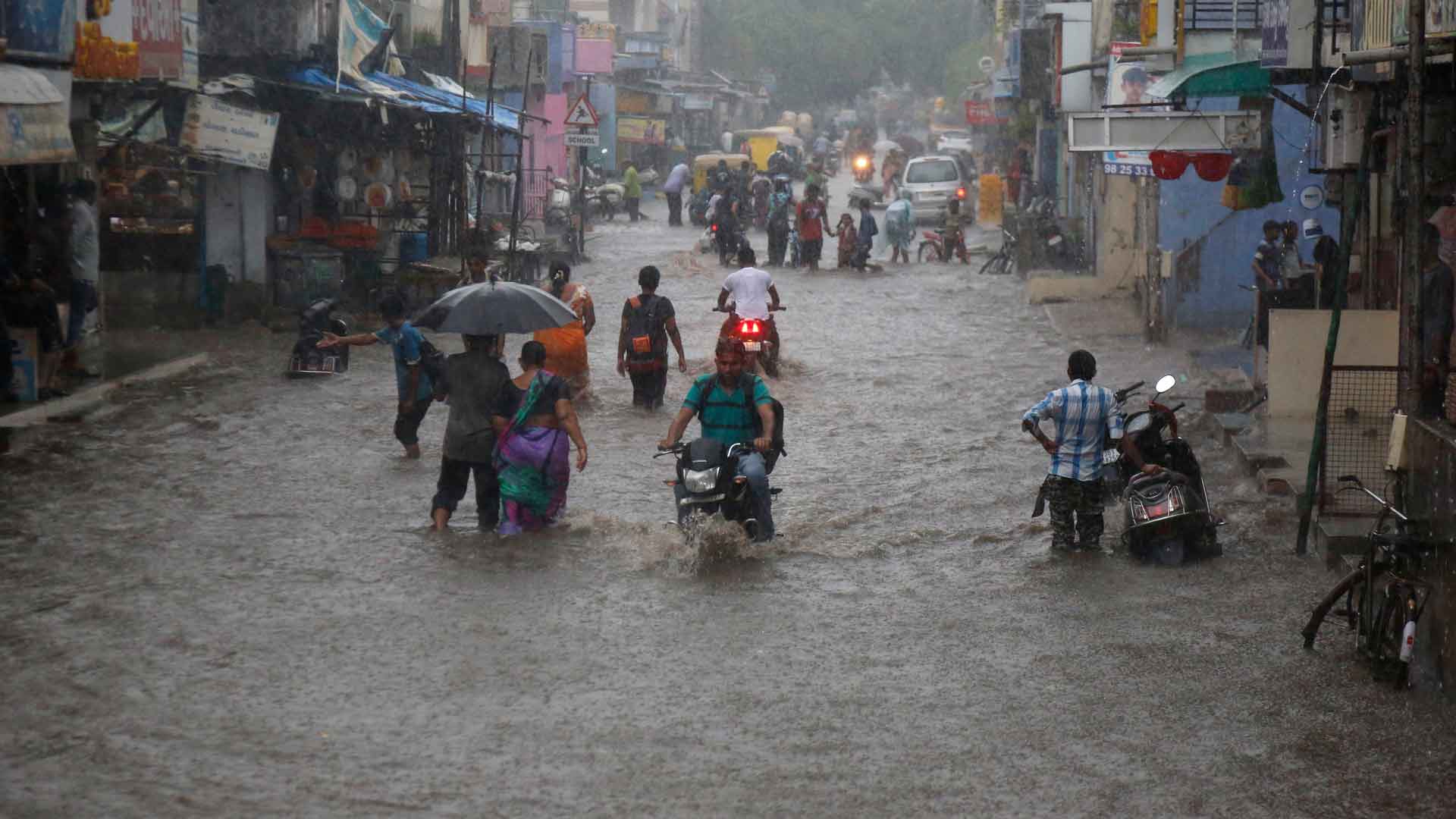 Aumentan a 150 los muertos por las lluvias en el norte de India