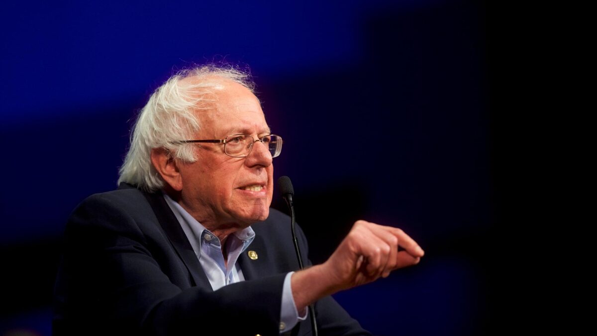 Bernie Sanders acusa a Disney de no subir los salarios de sus trabajadores