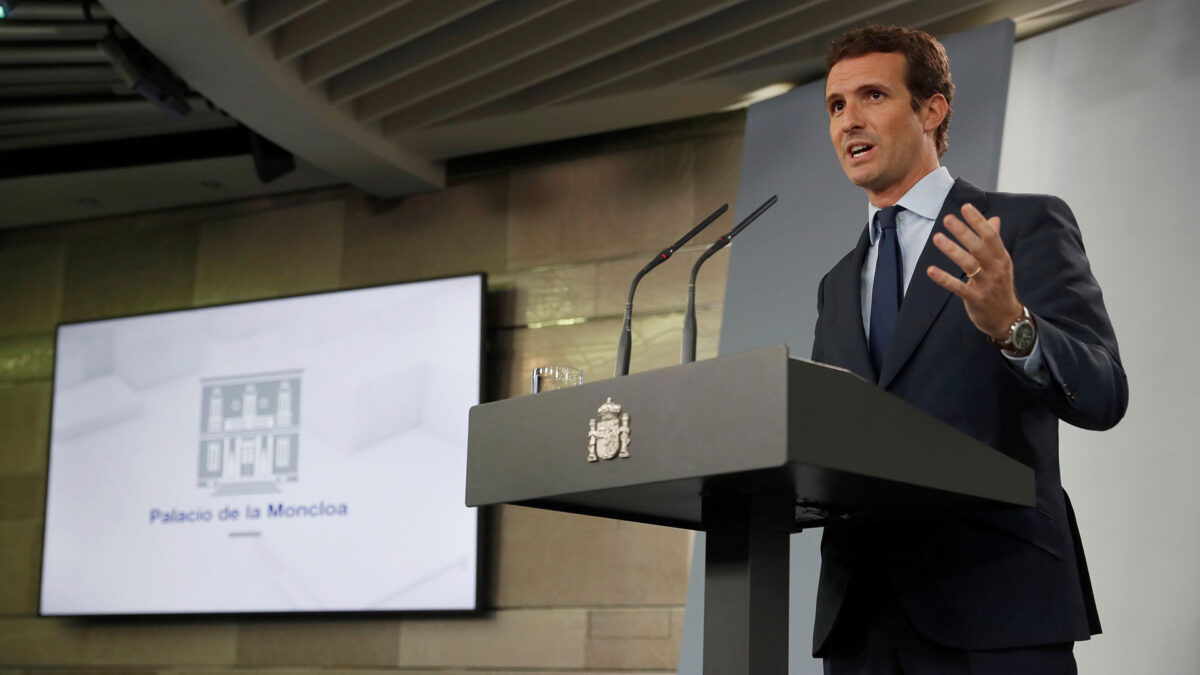 Casado promete ser «tremendamente exigente» con Sánchez en la crisis catalana