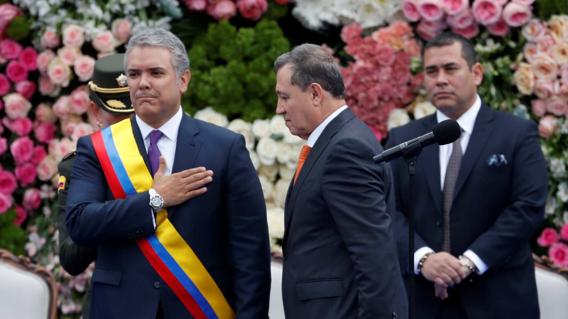 Duque apela en su toma de posesión a una Colombia en paz y a luchar contra las dictaduras