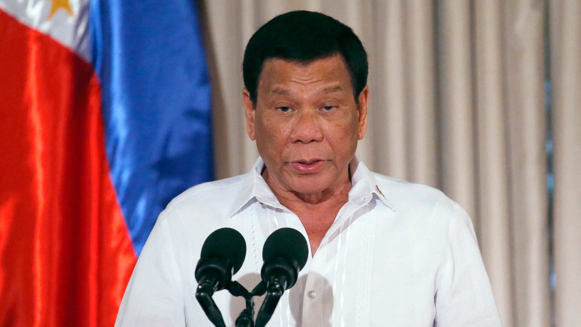 Duterte está dispuesto a renunciar si hereda su cargo el hijo del dictador Marcos